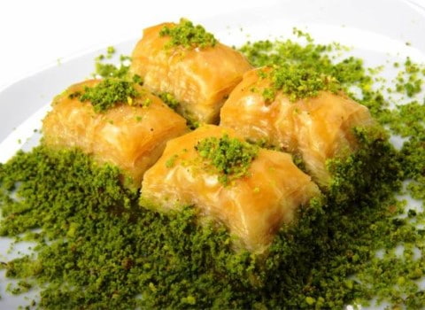 تصویر 5 از فروش باقلوا نارگیلی زعفرانی + قیمت خرید به صرفه